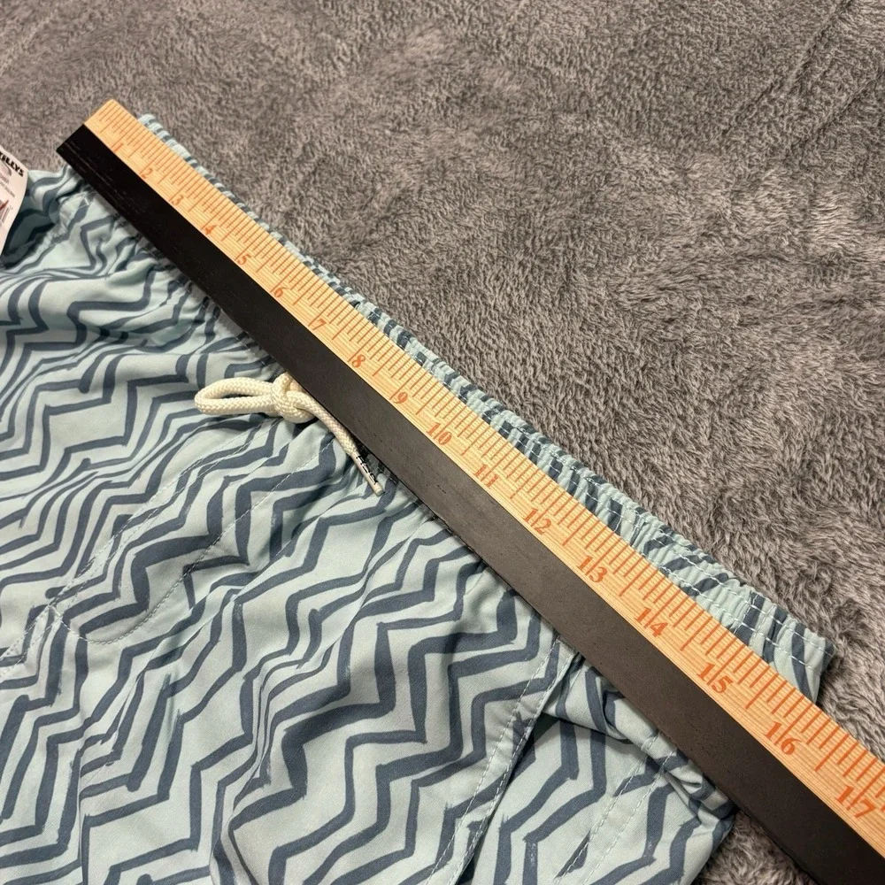 RSQ‎ Swim Trunks Men Medium Aqua Zig Zag Pattern 5